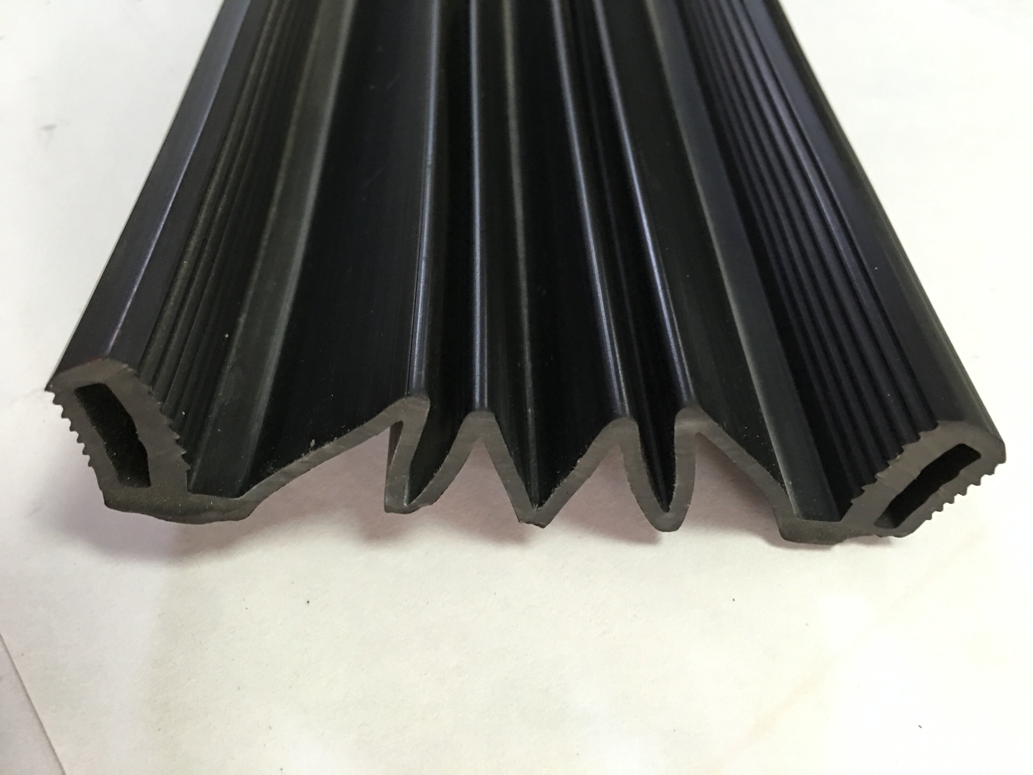 EPDM expansion joint sealing strip waterstop gasket for curtain wall and glass facade