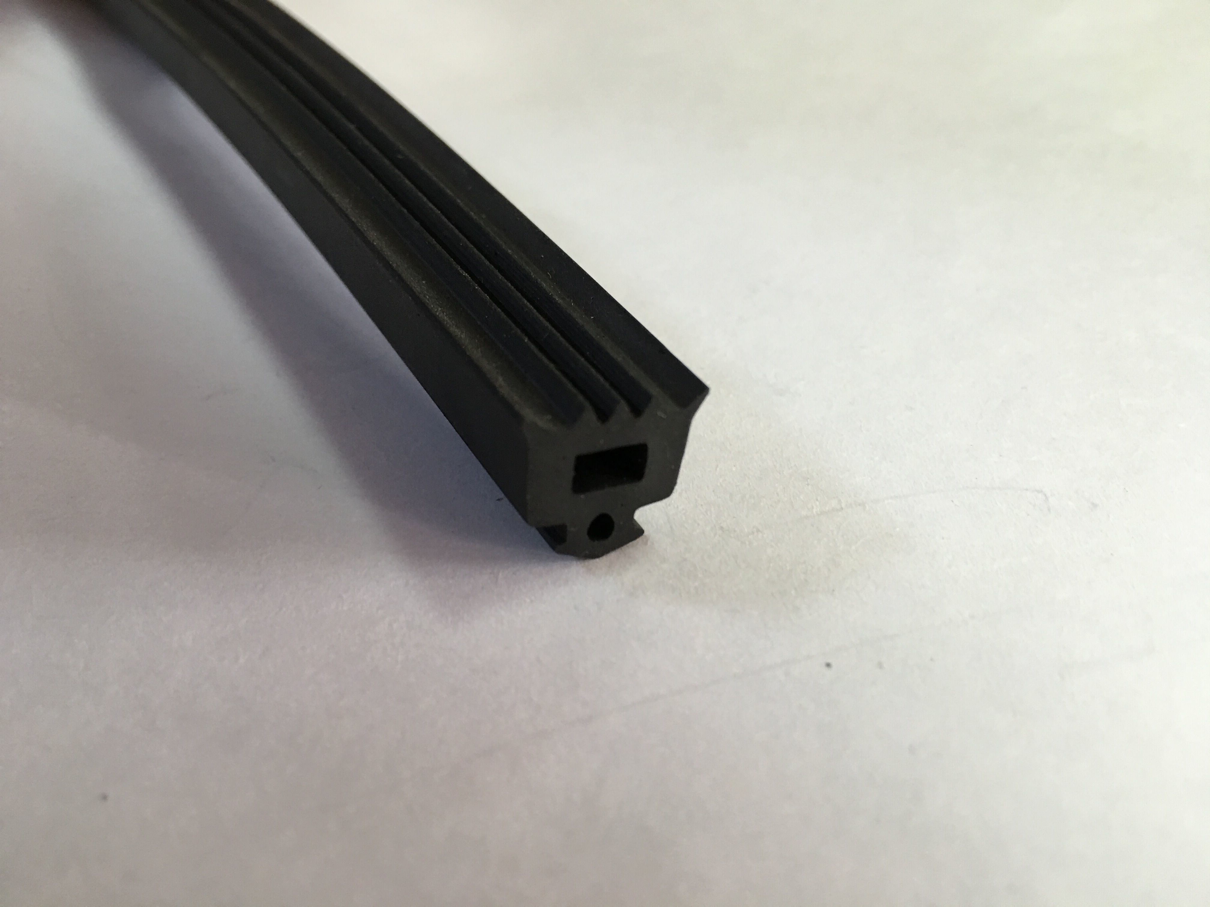 EPDM profiles sealing strip for broken bridge aluminum window and doors buidling curtain wall 